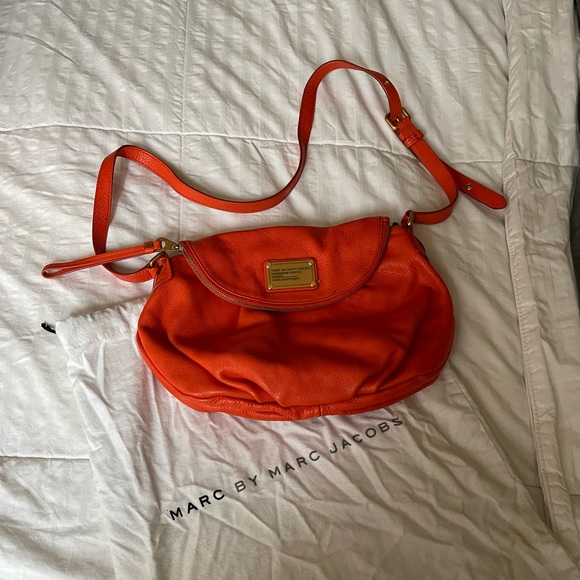 Excellent condition.  Used once or twice.  Marc Jacobs shoulder bag - Picture 2 of 4